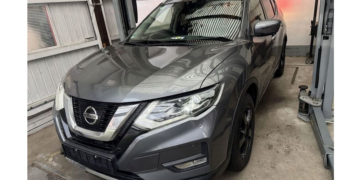Nissan X-Trail 77.300 km 18.900 &euro; Berlin 10247