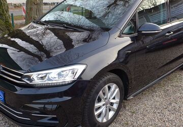 VW Touran 61.670 km 23.980 &euro; Berlin 13088