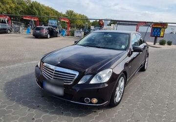 Mercedes-Benz 220 307.000 km 8.500 &euro; Berlin 13591