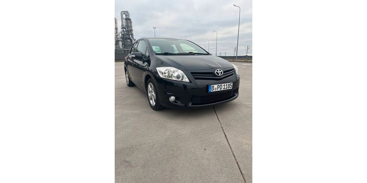 Toyota Auris 100.100 km 6.200 &euro; Berlin 12247