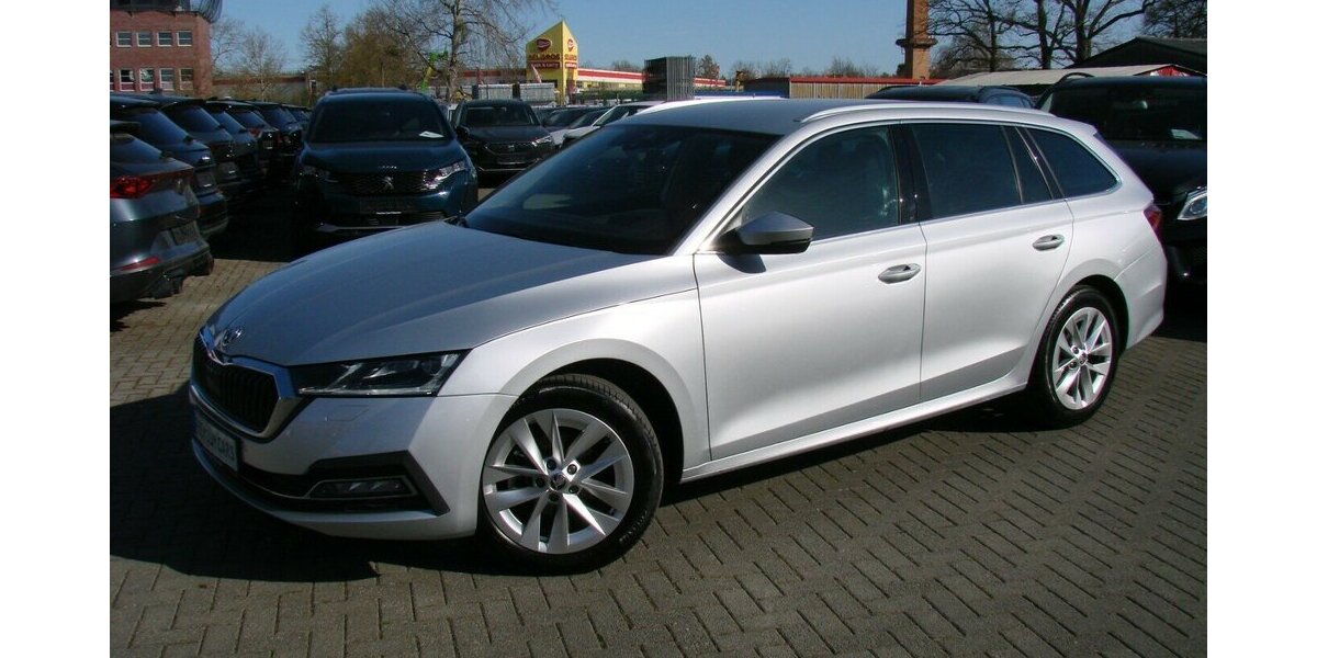 Skoda Octavia 2.0TDI Style ACC Columbus HeadUp AHK 48.103 km 27.480 &euro; Falkensee 14612