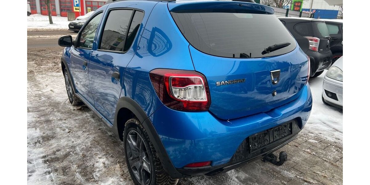 Dacia Sandero 108.000 km 6.290 &euro; Berlin Weißensee-Pankow 13086