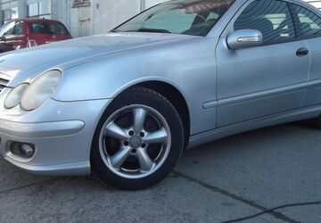 Mercedes-Benz C 180 174.100 km 3.990 &euro; Berlin 12277