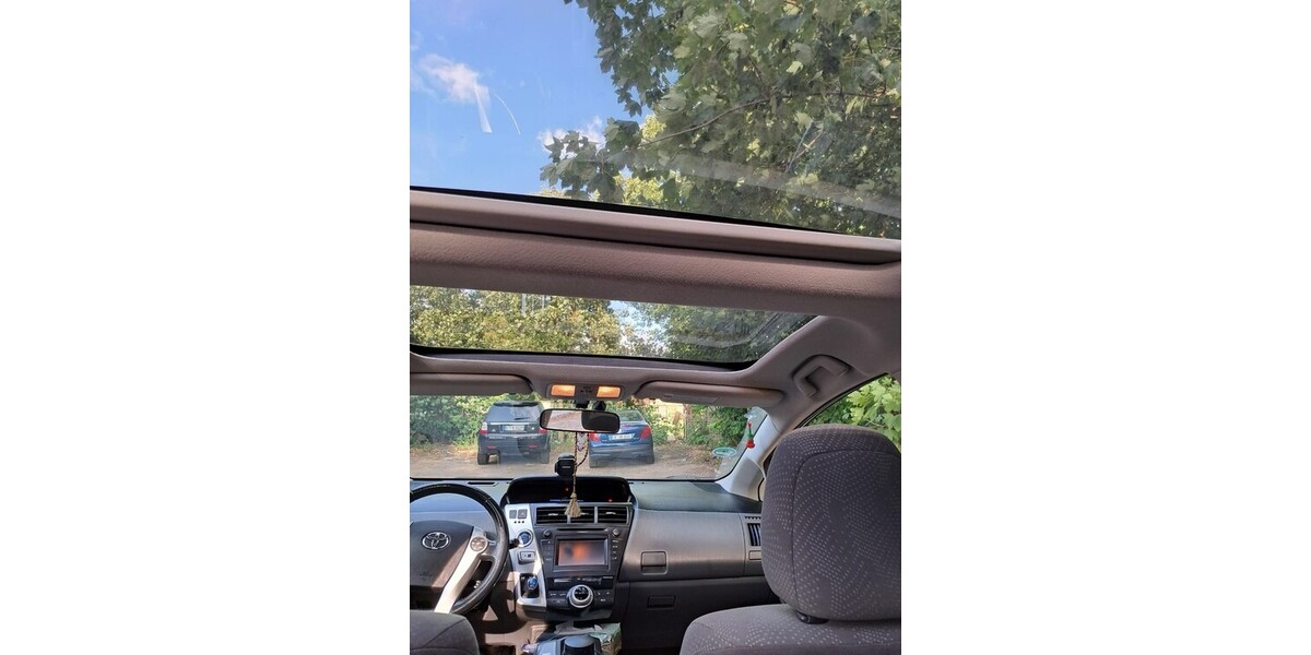 Toyota Prius Plus 164.000 km 13.000 &euro; Berlin 10178