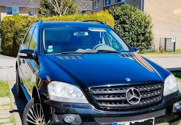 Mercedes-Benz ML 320 203.000 km 8.500 &euro; blankenfelde 15827