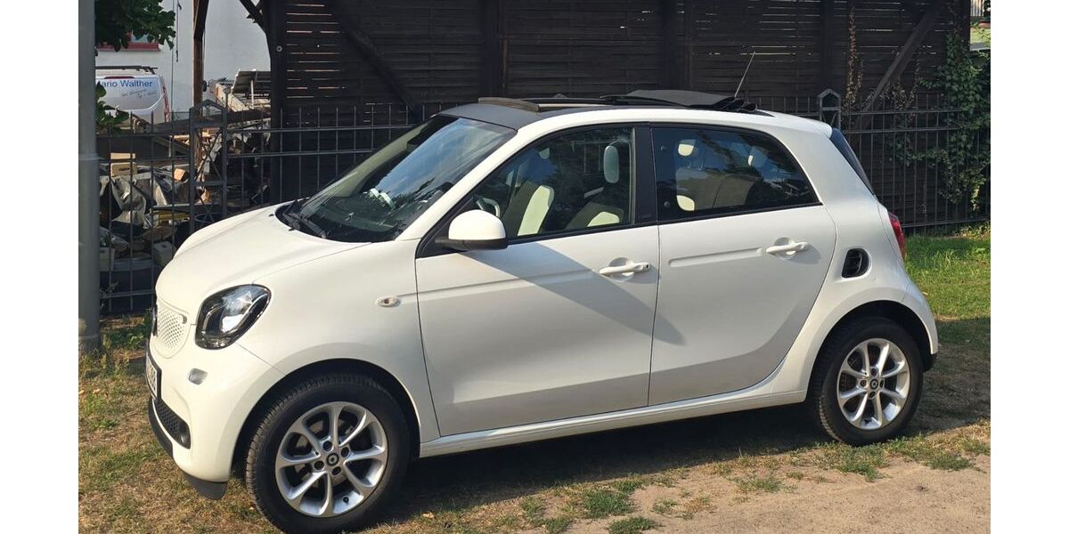 Smart ForFour 114.408 km 6.499 &euro; Berlin 12683