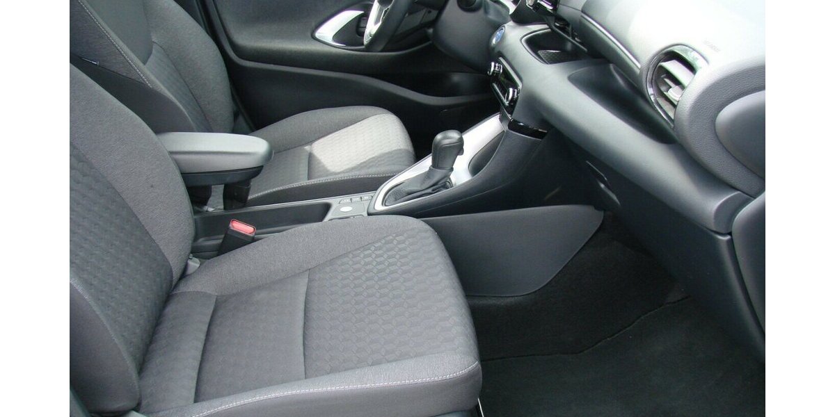 Toyota Yaris 1.5 Hybrid Team Deutschland LED ACC Kamera 19.989 km 19.980 &euro; Falkensee 14612