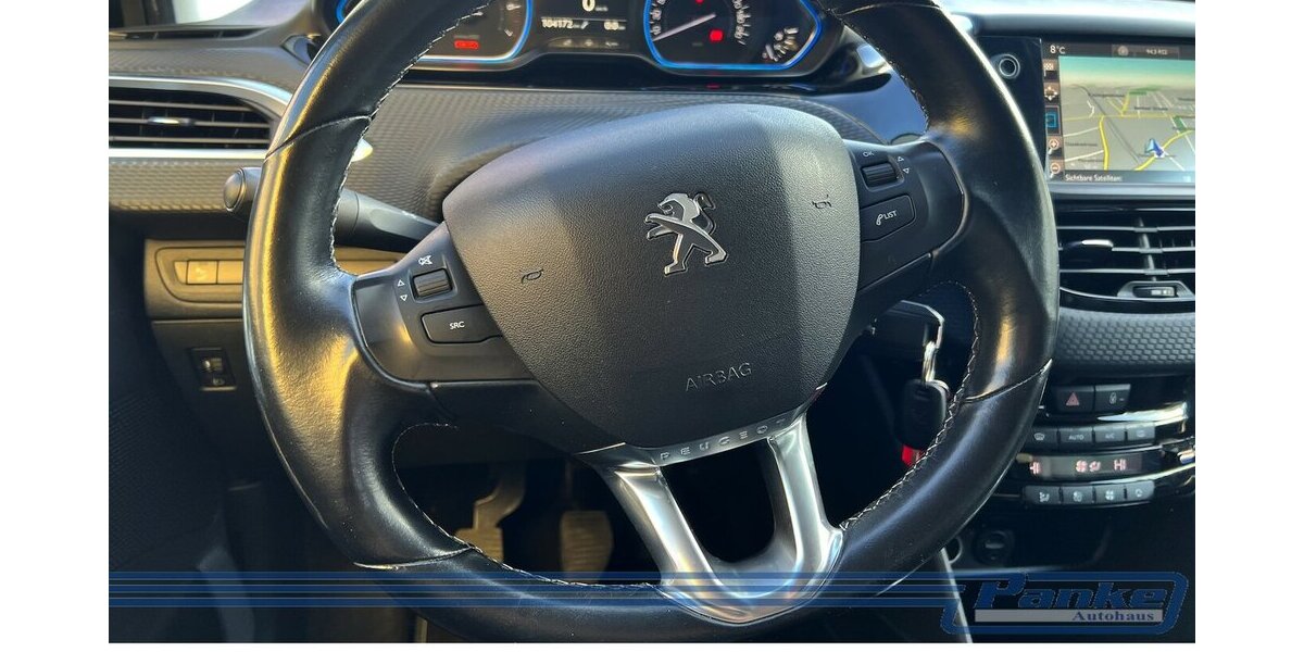 Peugeot 2008 1.2 PureTech Allure*Carplay*Leder*Tempo* 100.000 km 7.480 &euro; Berlin 13187