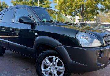 Hyundai TUCSON 166.000 km 3.990 &euro; berlin 12681