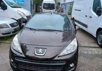 Peugeot 207 105.000 km 5.600 &euro; Berlin 12105