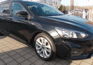 Ford Focus 40.000 km 15.990 &euro; Mahlow 15831