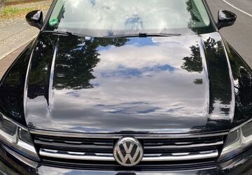 VW Tiguan 87.700 km 21.900 &euro; Berlin 14193